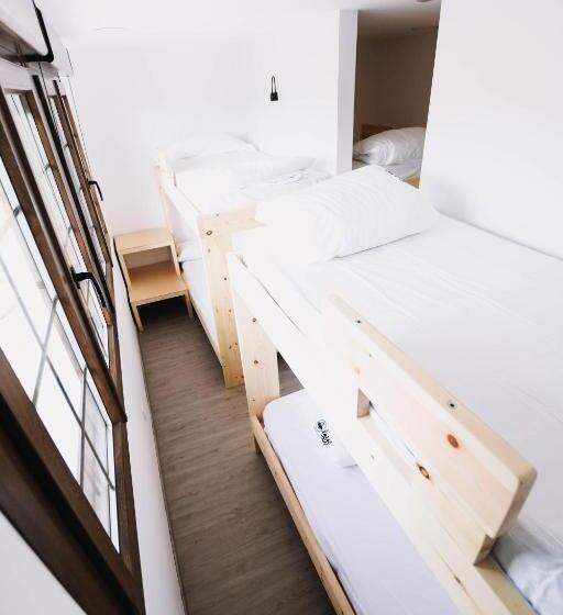 호스텔 Latas Surf House