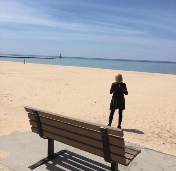 Общежитие Ludington Blue Spruce Inn