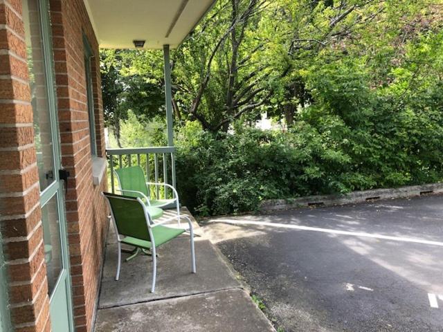 Общежитие Ludington Blue Spruce Inn