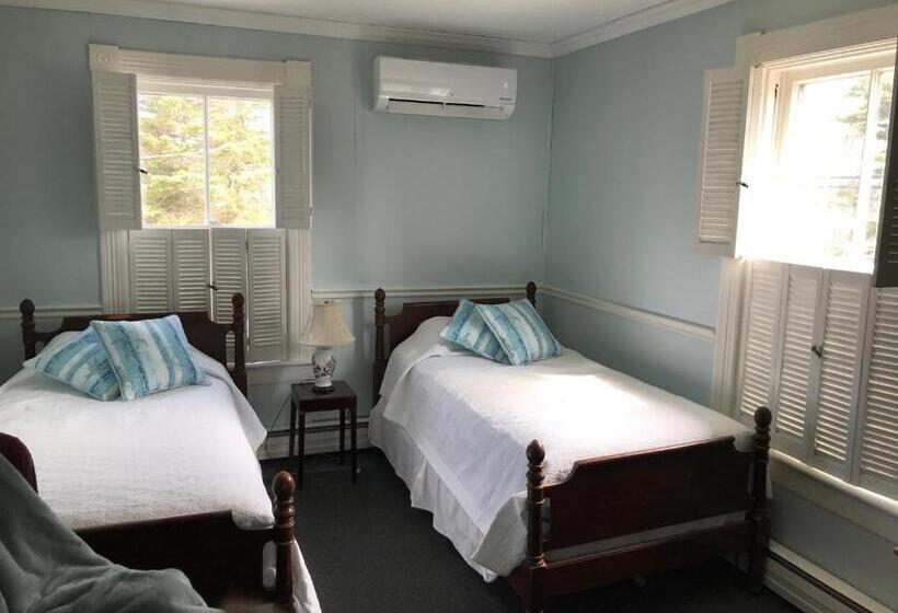 فندق صغير The Tuna Blue Inn And Restaurant