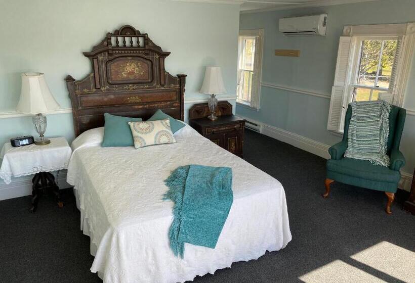 فندق صغير The Tuna Blue Inn And Restaurant