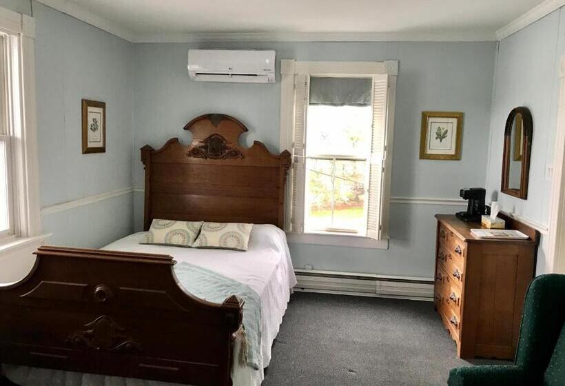 فندق صغير The Tuna Blue Inn And Restaurant