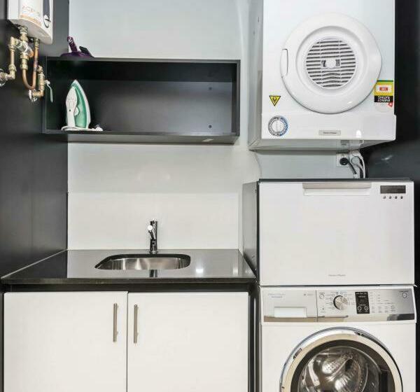 Astra Apartments Perth Zenith