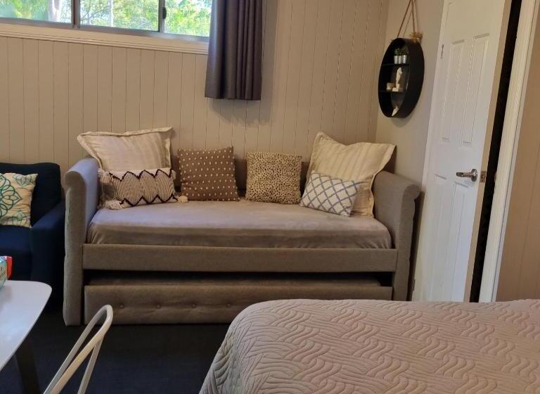 تختخواب و صبحانه Bluegrass Bnb