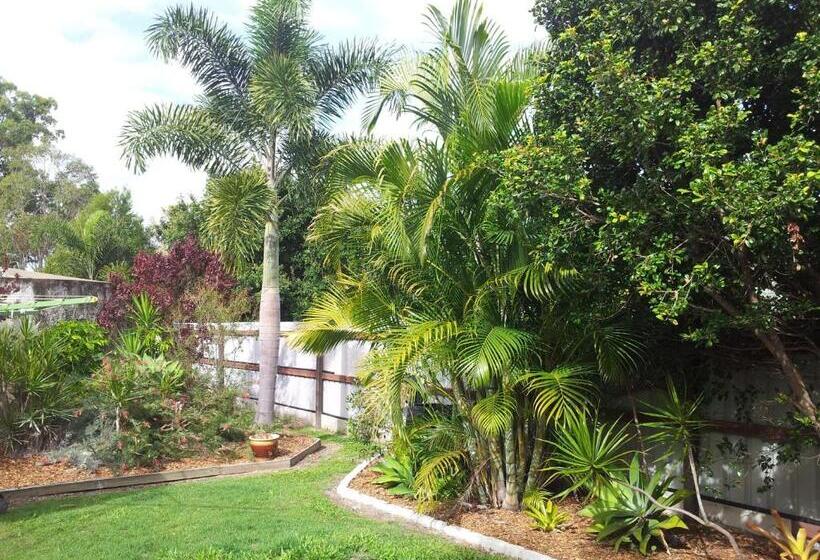 تختخواب و صبحانه Bluegrass Bnb