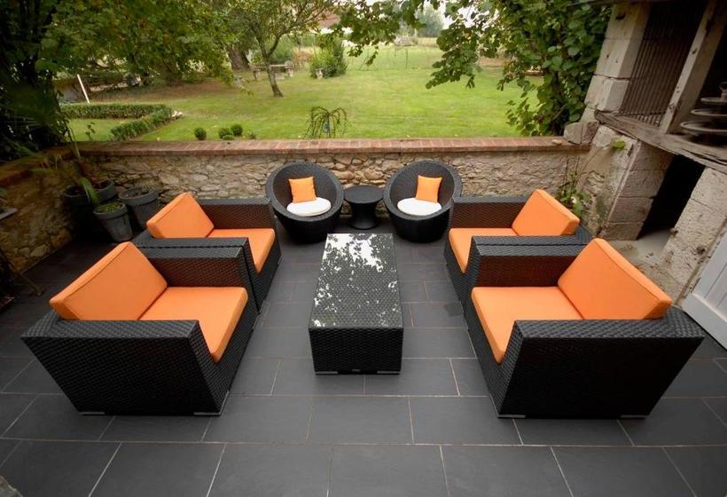 مبيت وإفطار Chambres Et Tables D'hôtes Le Voriou