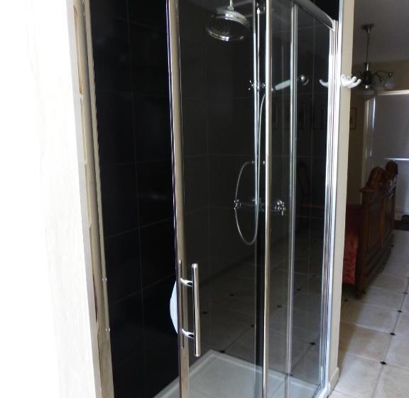 مبيت وإفطار Chambres Et Tables D'hôtes Le Voriou