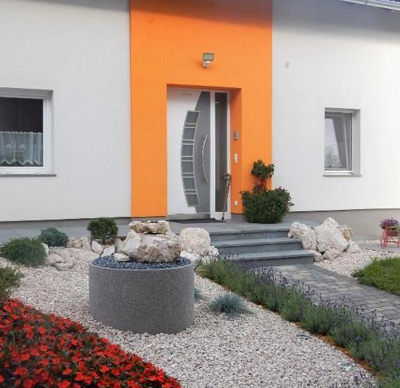 צימר Frühstückspension Lach