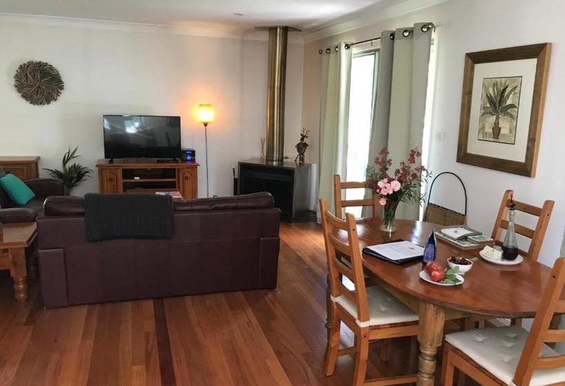 住宿加早餐  Ghost Hill Road Retreat