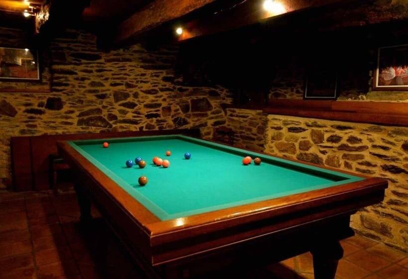 ベッドアンドブレックファースト Le Café Du Village   Bar à Cocktails & à Ambiance