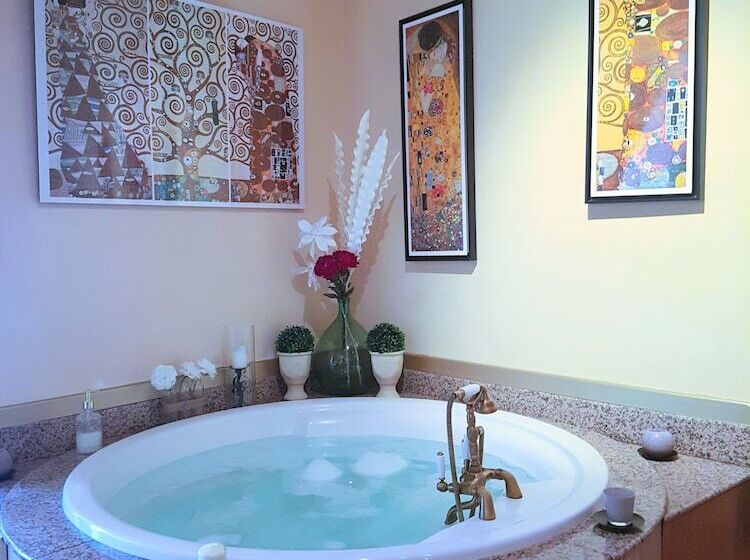 민박 Le Café Du Village   Bar à Cocktails & à Ambiance