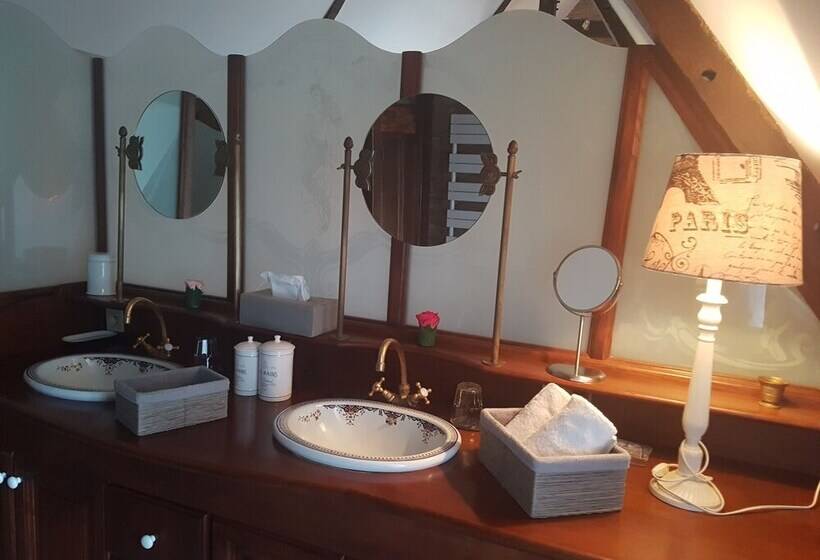 민박 Le Café Du Village   Bar à Cocktails & à Ambiance