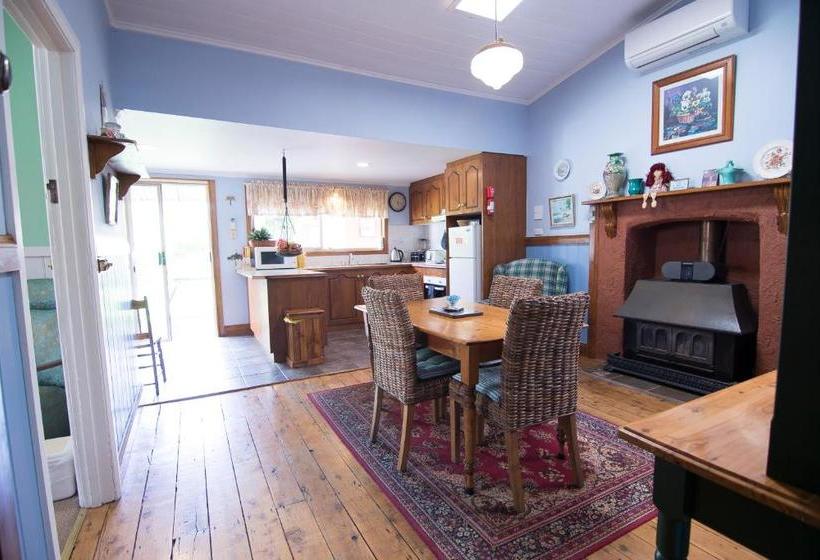 تختخواب و صبحانه Pammys Palace