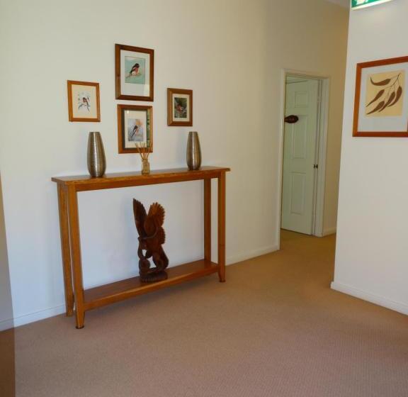 تختخواب و صبحانه Pinda Lodge