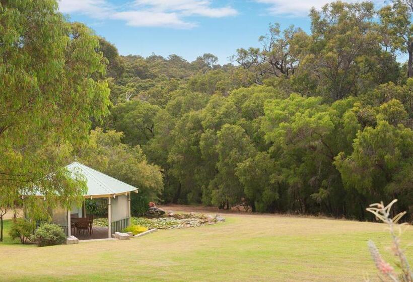 تختخواب و صبحانه Pinda Lodge