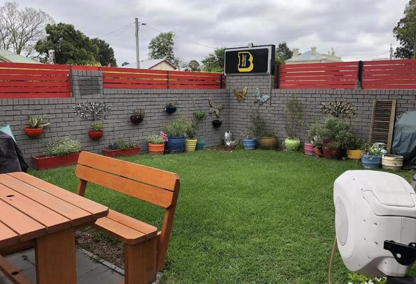 Benjamin Singleton Motel