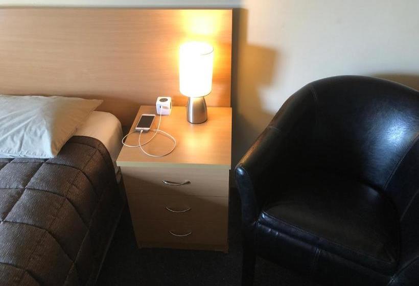 Benjamin Singleton Motel