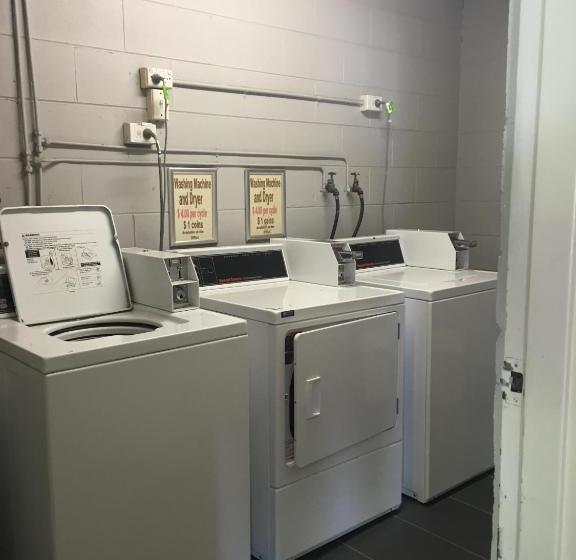 Black Nugget Hotel Motel