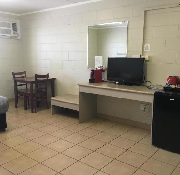 Black Nugget Hotel Motel