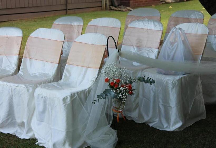 Buffalo Motel And Country Retreat