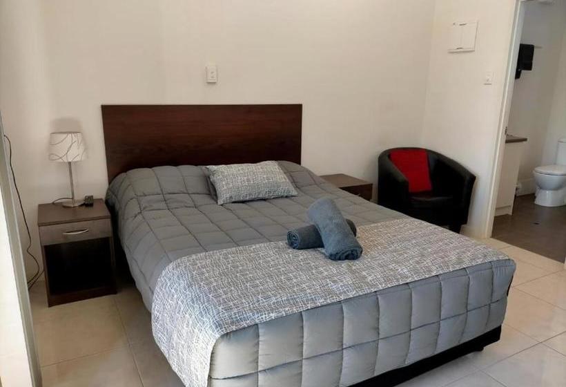 Derby Lodge Self Contained Apartments