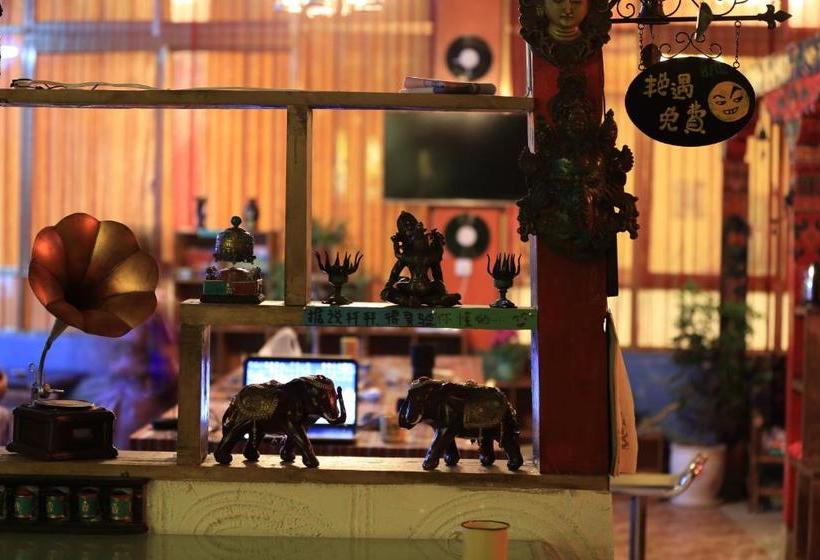 Due West International Youth Hostel