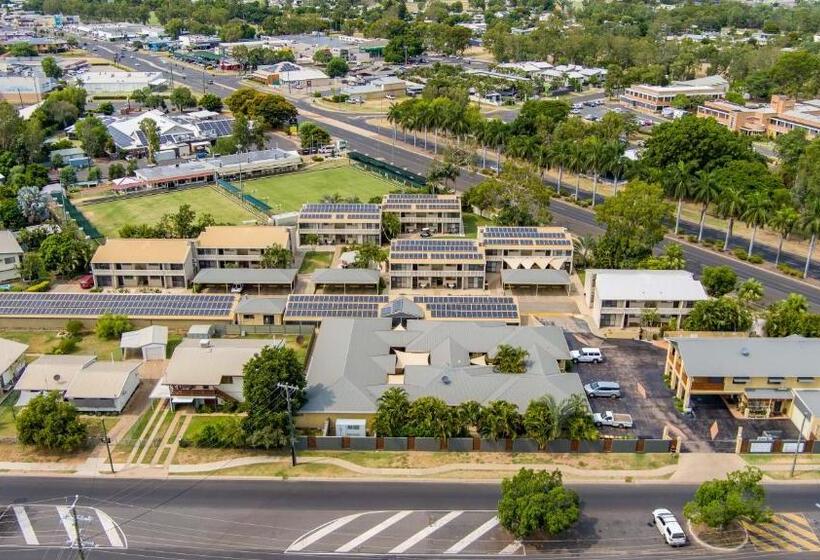 Emerald Gardens Motel & Apartments