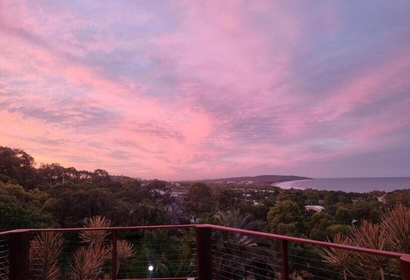 Escape 1770 Motel   No Kids   No Smoking   No Partying