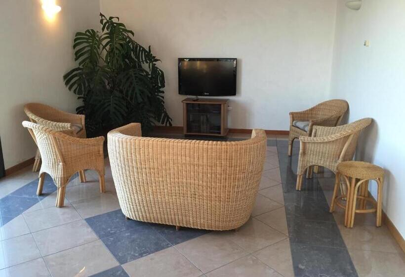 ホテル Albergo Arcobaleno