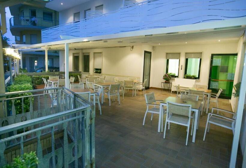 ホテル Albergo Arcobaleno