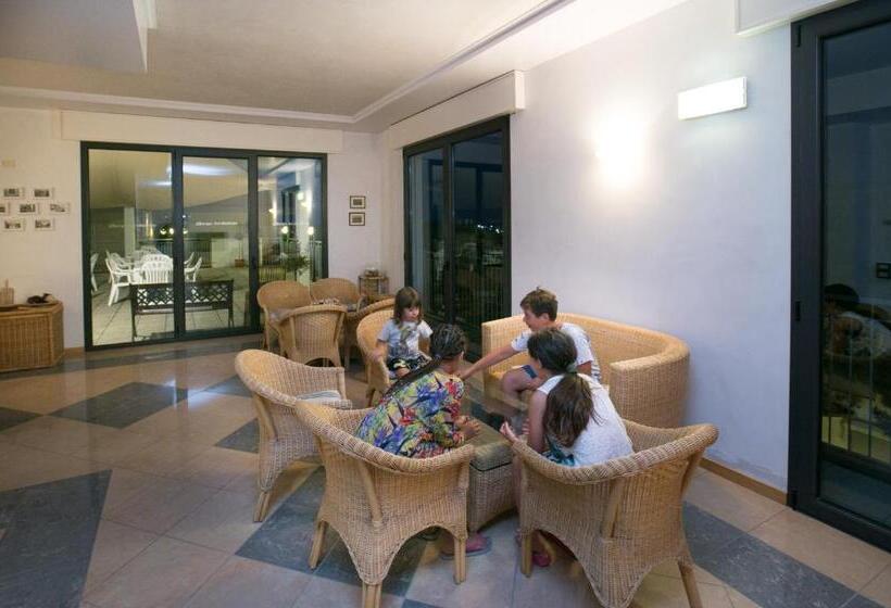 ホテル Albergo Arcobaleno