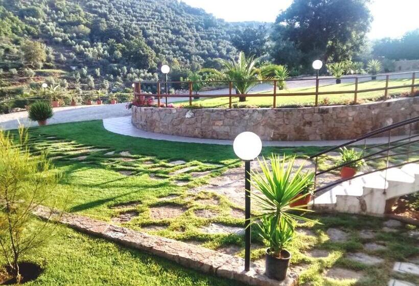 فندق Albergo Villa Riccio