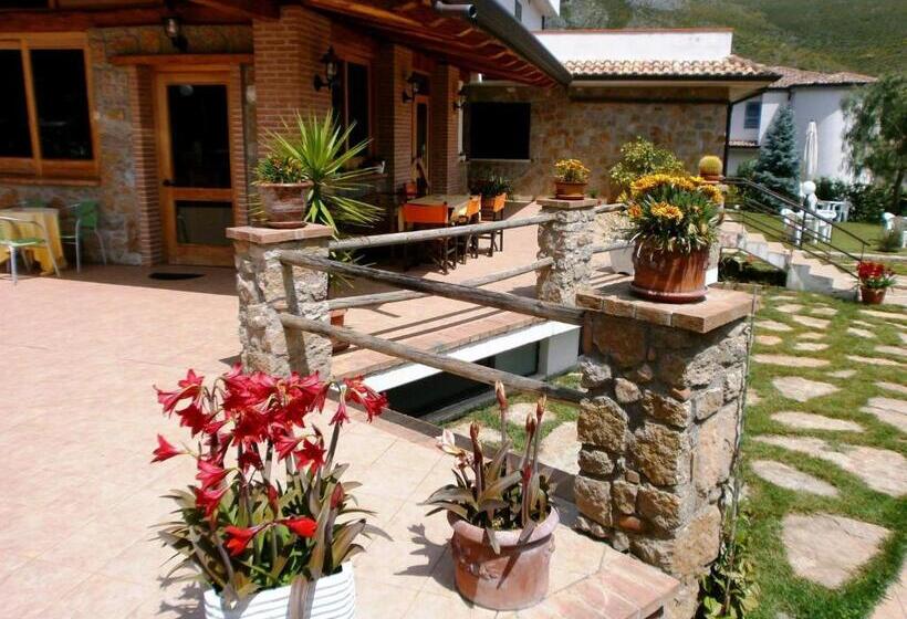 فندق Albergo Villa Riccio