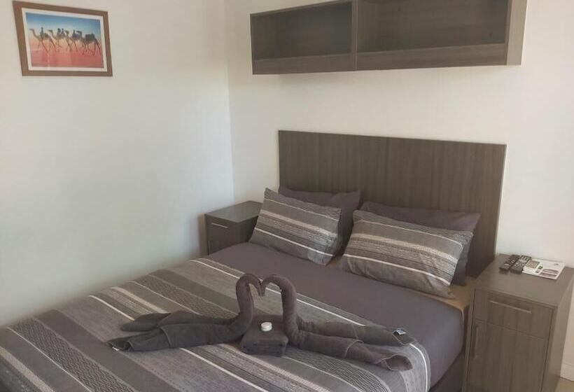 هتل Capricorn Village