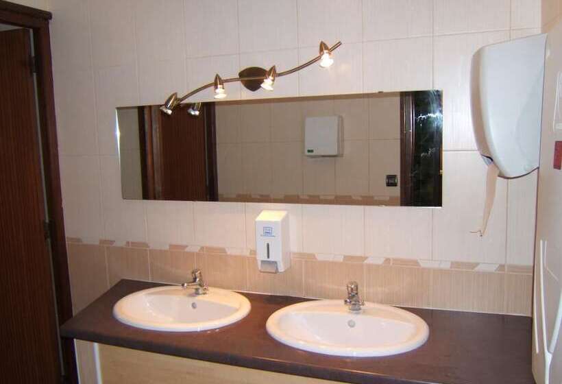 酒店 Hôtel Restaurant Prunières