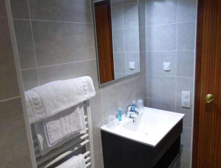 酒店 Hôtel Restaurant Prunières