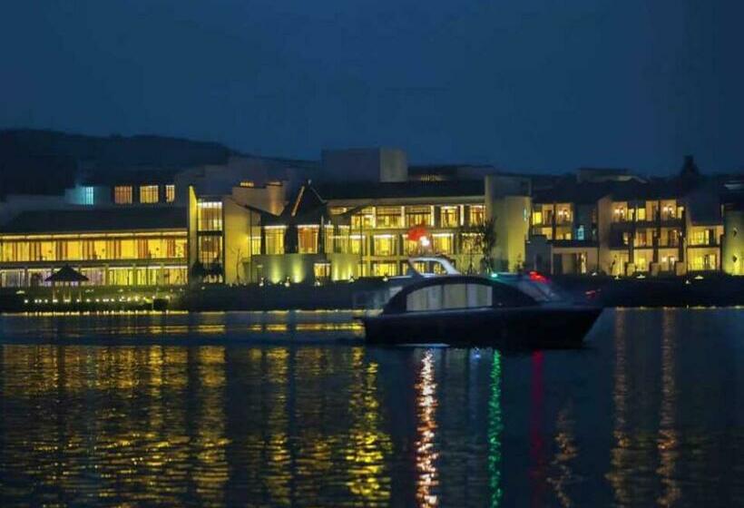 Отель Jinling Resort Tianquan Lake