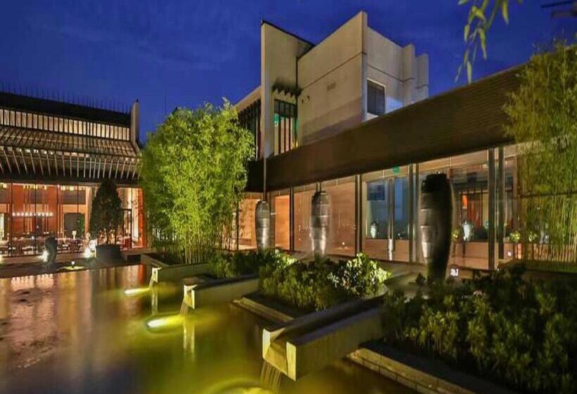 Отель Jinling Resort Tianquan Lake