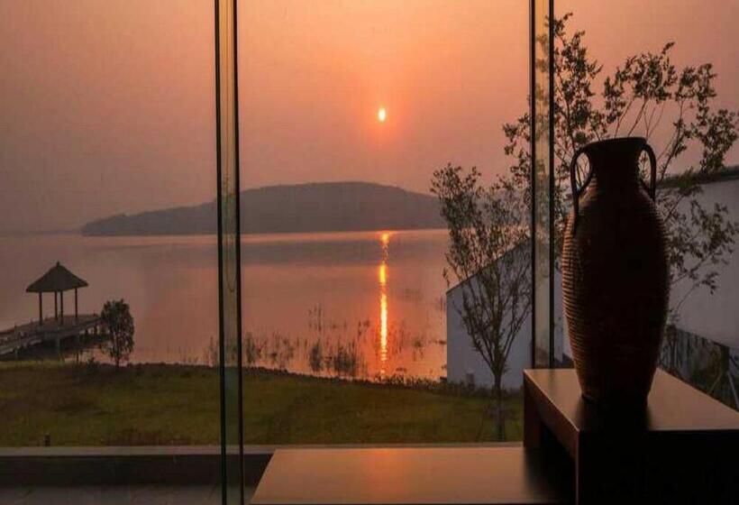 Отель Jinling Resort Tianquan Lake