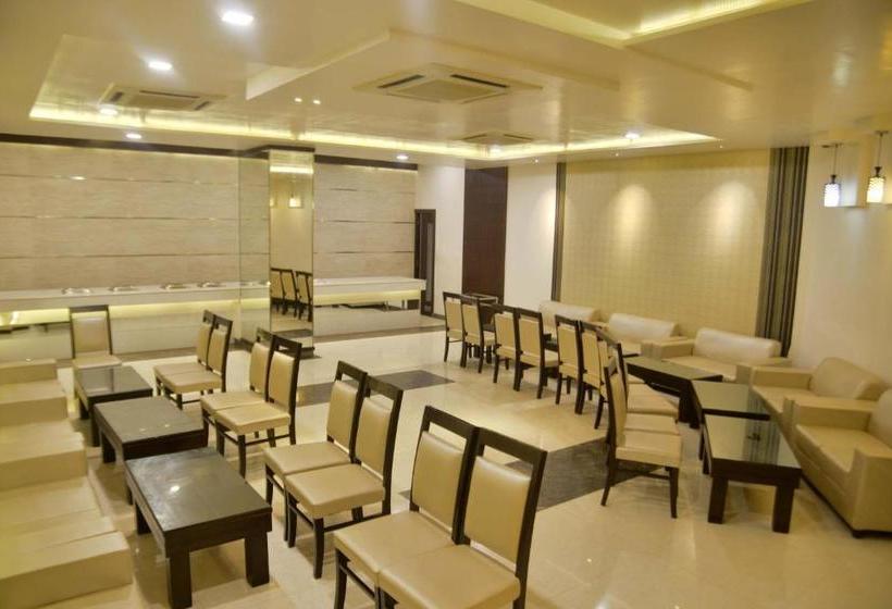 ホテル Krishna Continental