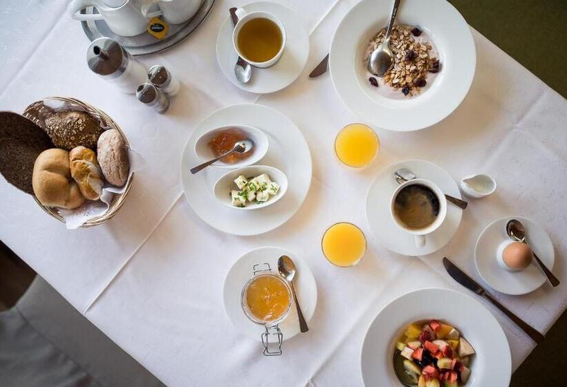 Отель Landhaus Innerhofer