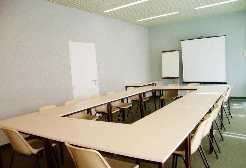 בית מלון כפרי Les Portes Du Cantal