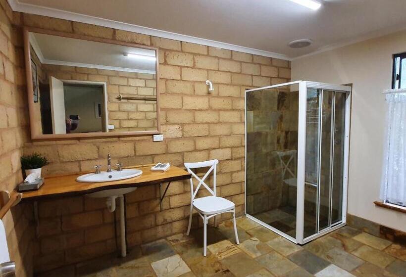 فندق Little River Farm Cottages