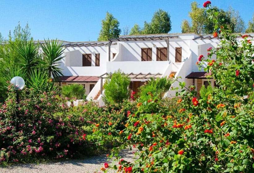 فندق Tenuta Li Fani Residence