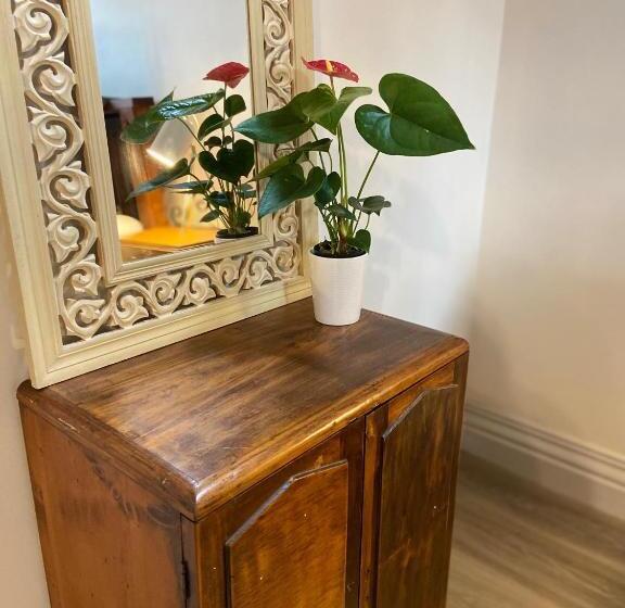 Отель Trawool Shed Cottages, Cafe And Restaurant