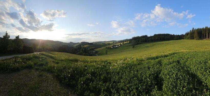 בית מלון כפרי Zukaunighof