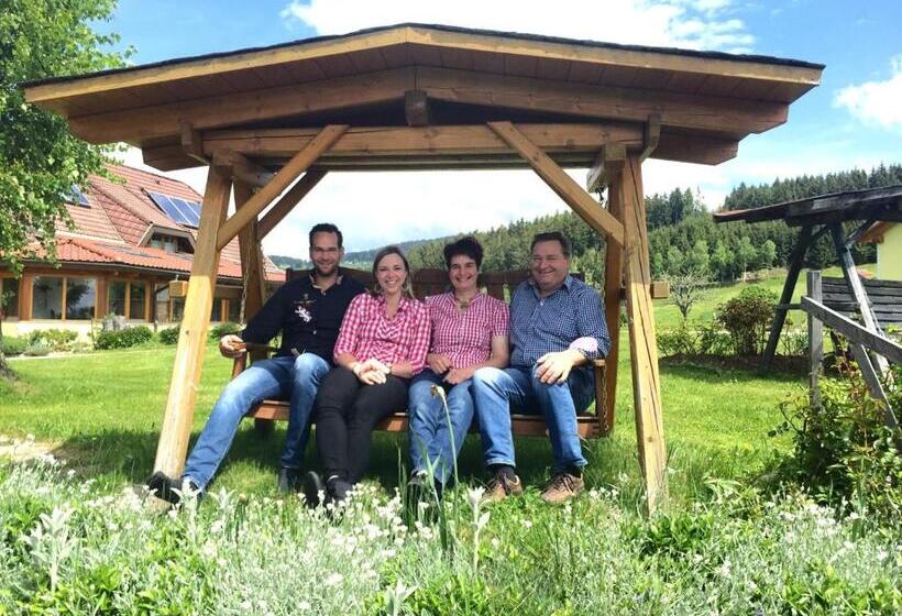 בית מלון כפרי Zukaunighof