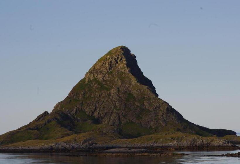 Kaikanten Rorbuer   Røst