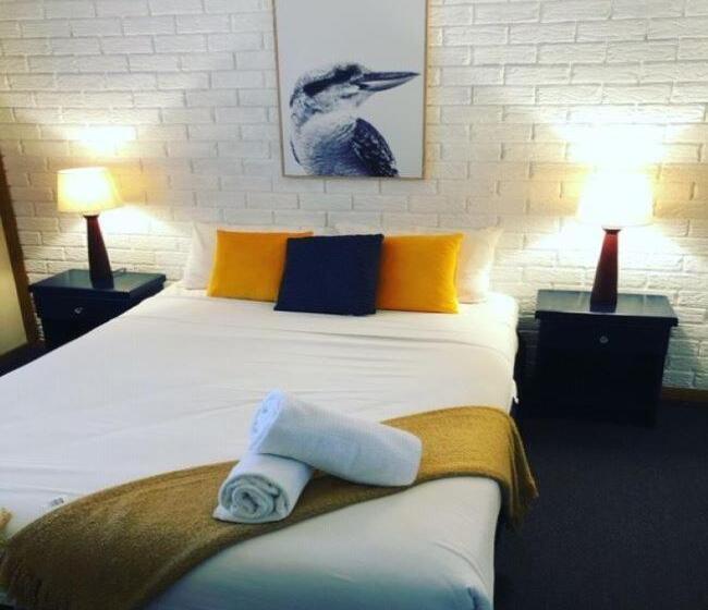 Montville Holiday Apartments