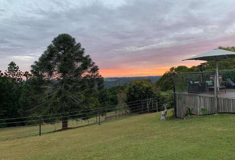 Montville Holiday Apartments